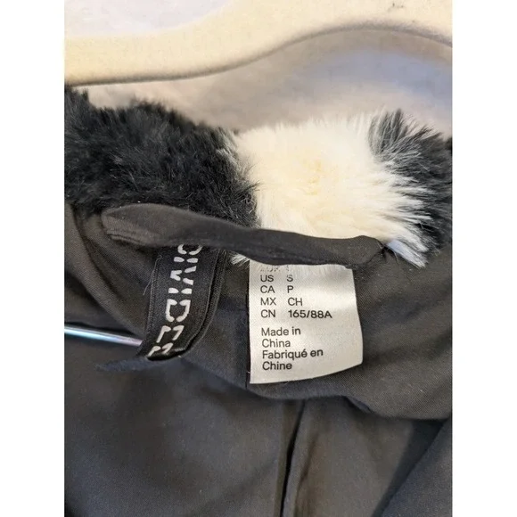 H&M Divided Women's Size S Black and White Checkerboard Faux Fur Zip Up Hoodie - Picture 6 of 9